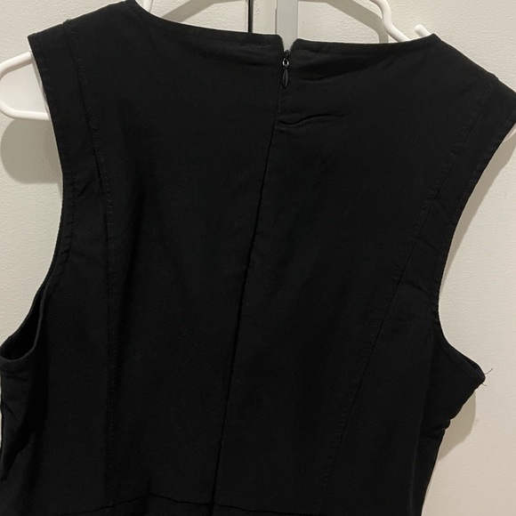 Chic Black Sleeveless Mini Dress gently worn - Picture 5 of 9